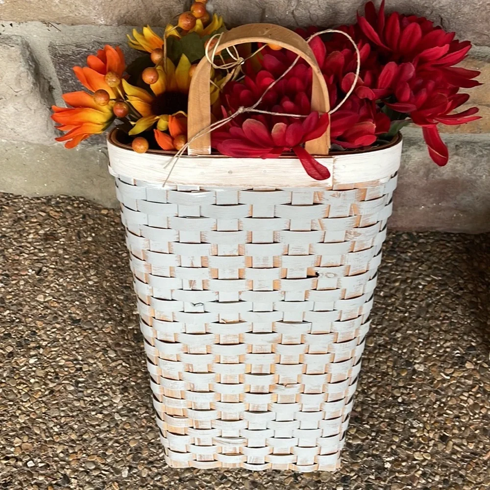 Hanging basket wall or door decor